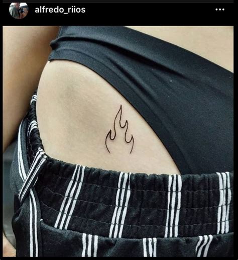 pequeño tattoo en la ingle mujer|Las 10 mejores ideas e inspiración sobre tatuajes ingle mujer